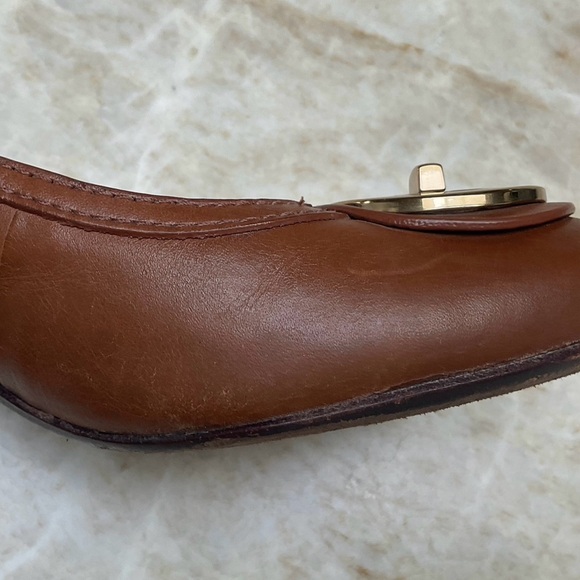 Tory Burch gold tone logo leather pumps Size 8. Saddle color. - Picture 7 of 16
